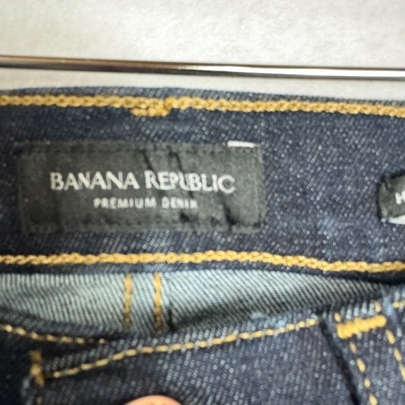Banana Republic High Rise Flare Jeans
Size 27 Like New! - Picture 4 of 4
